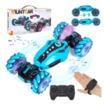 Mașină RC Stunt 4WD Highttoy 15×31×8cm cu Pulverizator, Muzică, Lumini LED și Rotire 360°, Culori Diferite